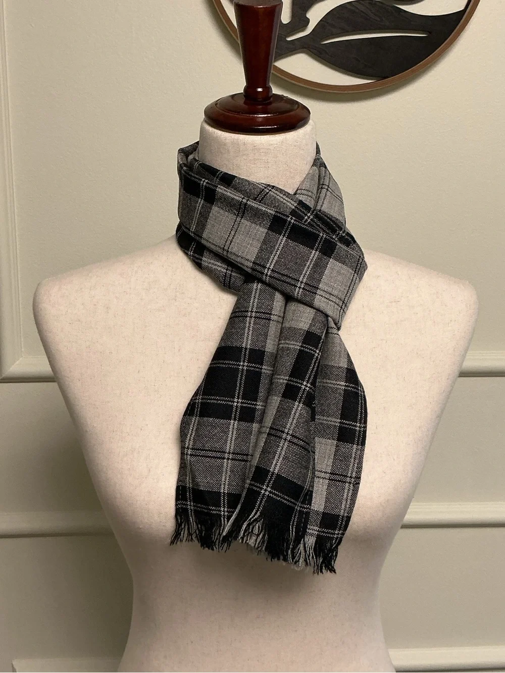 Ingles Buchan Pure Wool Men’s Scarf🧣Black Gray Plaid Classic Winter 54x10”